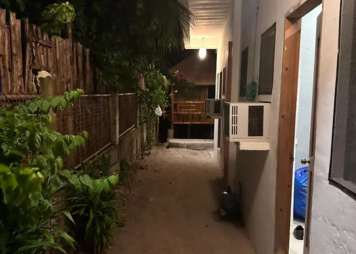 Lionfish Backpackers 호스텔 Daanbantayan