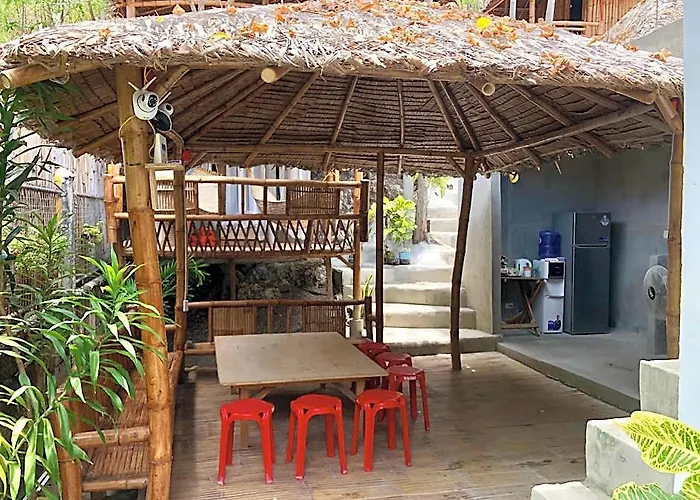 Lionfish Backpackers *