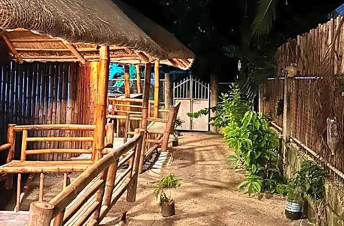 Lionfish Backpackers *